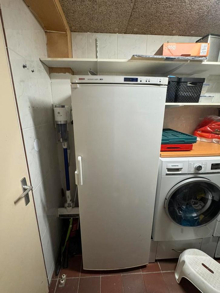 Bosch vrieskast – werkt perfect – veel opbergruimte, Witgoed en Apparatuur, Vriezers en Diepvrieskisten, Zo goed als nieuw, Vrijstaand