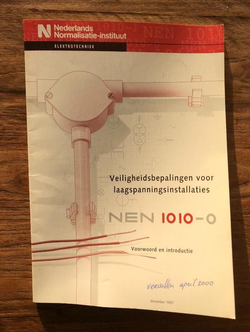 NEN 1010-0 Veiligheidsbepalingen laagspanningsinstallaties, Boeken, Techniek, Gelezen, Elektrotechniek, Ophalen of Verzenden