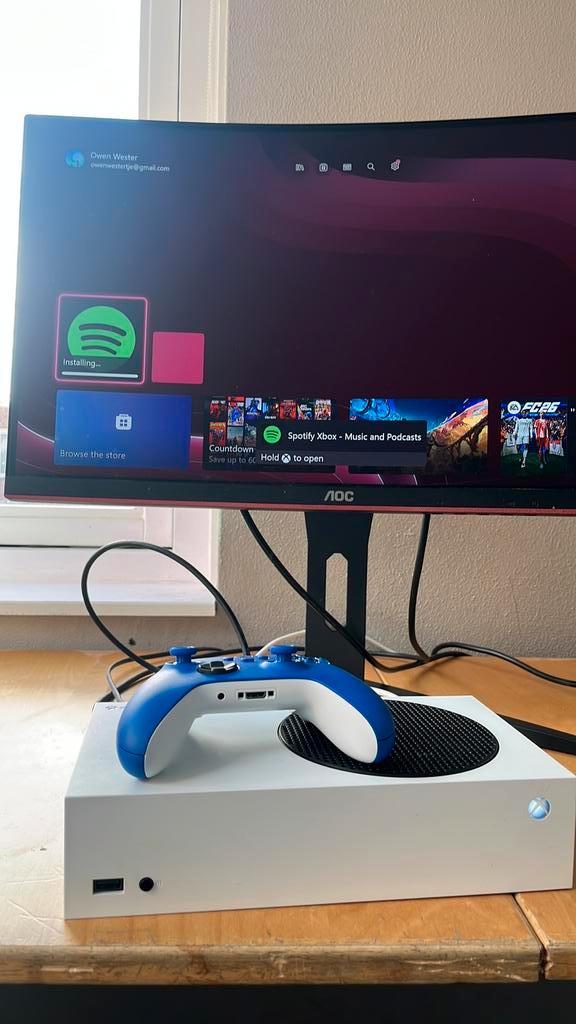 Xbox series s met nieuwe controller, Spelcomputers en Games, Spelcomputers | Xbox Series X en S, Zo goed als nieuw, Ophalen