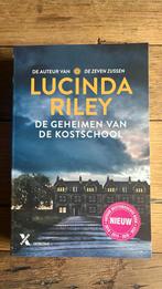 Lucinda Riley - De geheimen van de kostschool, Nieuw, Lucinda Riley, Ophalen of Verzenden, Nederland
