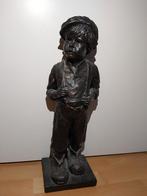 Beeldje jongen met pet en bretels, Ophalen, Zo goed als nieuw, Mens