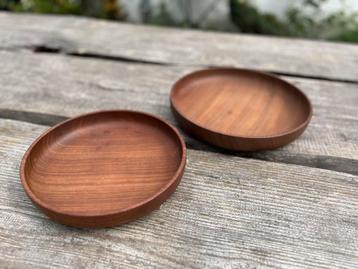 2 Teak schalen jaren 60-70 vintage retro groente fruit €15 beschikbaar voor biedingen