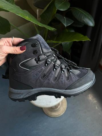 Human Nature size 42 beschikbaar voor biedingen