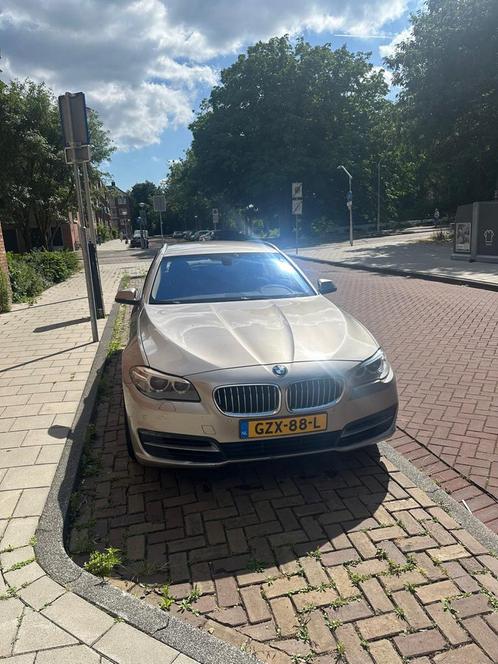 BMW 5-Serie 520I 135KW Touring 2015 Grijs, Auto's, BMW, Particulier, 5-Serie, Benzine, Stationwagon, Handgeschakeld, Geïmporteerd