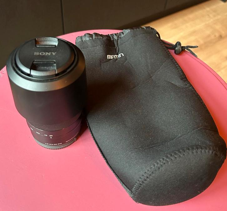 Sony E 55-210mm F4.5-6.3 OSS Lens met accessoires, Audio, Tv en Foto, Fotografie | Lenzen en Objectieven, Zo goed als nieuw, Telelens