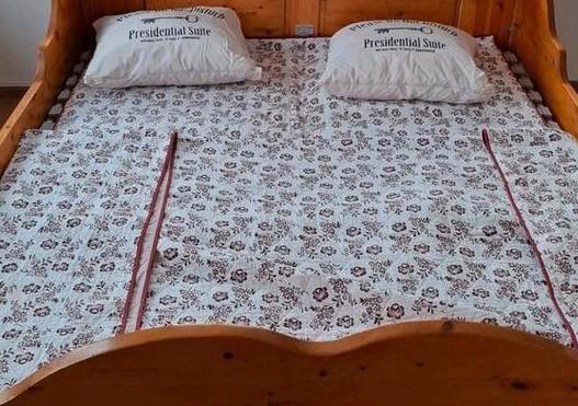 2x grand foulard of picknickkleden. Kom kijken zaterdg 29/11, Huis en Inrichting, Woonaccessoires | Plaids en Woondekens, Gebruikt