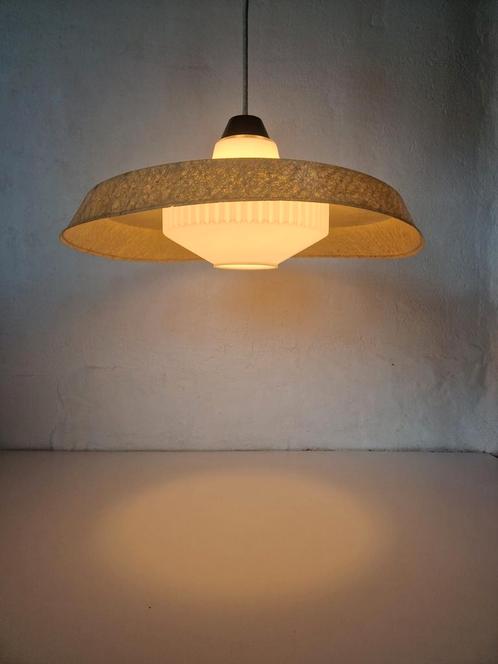 Vintage fiberglas bakeliet lamp van louis kalff voor philips, Huis en Inrichting, Lampen | Hanglampen, Minder dan 50 cm, Ophalen of Verzenden