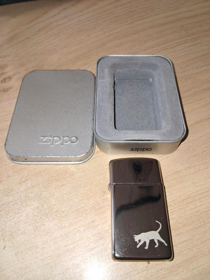 Zippo Aansteker met Kat in Blik, Verzamelen, Rookartikelen, Aanstekers en Luciferdoosjes, Zo goed als nieuw, Aansteker, Ophalen of Verzenden