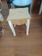 Leuk tafeltje met witte poten, met laatje, Gebruikt, Wit, Ophalen of Verzenden, Landelijk