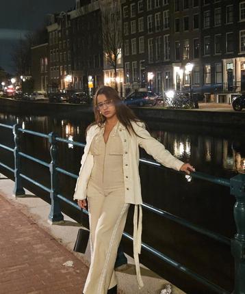   Manicure, traditionele pedicure en massage  0649339573 beschikbaar voor biedingen