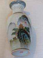 vintage Chinese porseleinen vaas Landschap pagode bergen, Ophalen