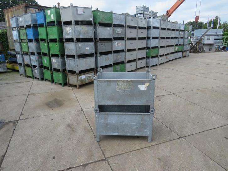 stapelkrat stapelbak stapelkratten stapelbakken kist staal, Doe-het-zelf en Verbouw, Kratten en Dozen, Gebruikt, Krat, 50 tot 75 cm