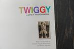 Twiggy - A Life In Photographs, Boeken, Ophalen of Verzenden, Zo goed als nieuw, Fotografen, Terence Pepper