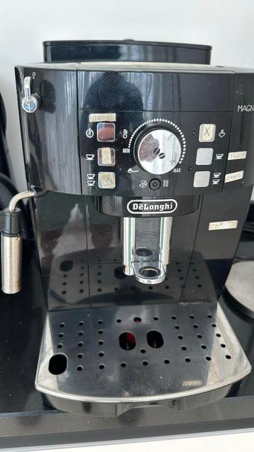 De’Longhi Magnifica S – Volautomatische Espressomachine beschikbaar voor biedingen