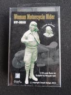 Vrouwelijke Motorrijder - 1/35 Resin Kit - Swash Design, Ophalen of Verzenden, Nieuw, 1:35 tot 1:50, Figuur of Figuren