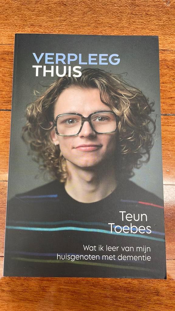 Teun Toebes - VerpleegThuis, Boeken, Overige Boeken, Zo goed als nieuw, Ophalen of Verzenden