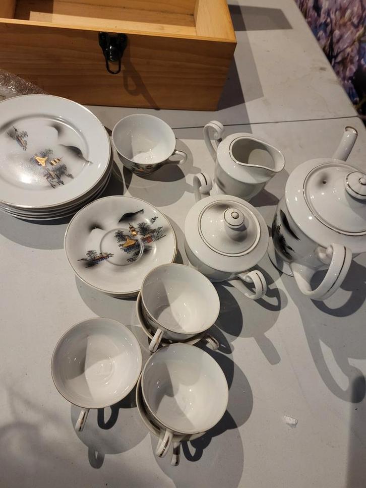 Mooi Japans eierservies, Huis en Inrichting, Keuken | Servies, Gebruikt, Kop(pen) en/of Schotel(s), Overige stijlen, Porselein