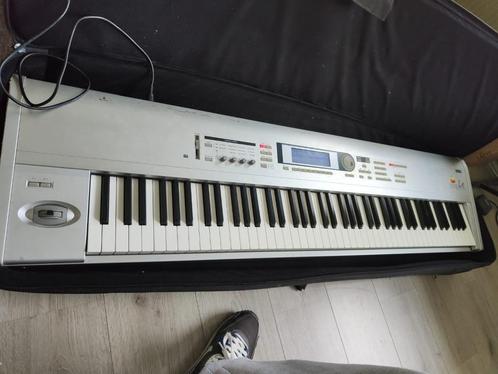 Korg Triton 88 le hammer  action piano toetsen kl defect, Muziek en Instrumenten, Synthesizers, Gebruikt, 88 toetsen, Korg, Met koffer of flightcase