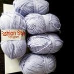 Bollen lila breigaren, Acryl., Ophalen, Zo goed als nieuw