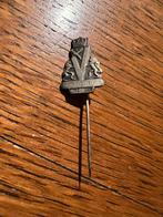 Nederland Bevrijd 1945-1965 Speldje, Ophalen of Verzenden, Gebruikt, Overige onderwerpen, Speldje of Pin