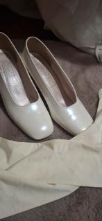 bruidsschoenen maat 37 champagne, Kleding | Dames, Trouwkleding en Trouwaccessoires, Ophalen of Verzenden, Zo goed als nieuw, Beige