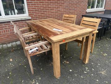 Teakhouten tafel 180x90x79cm beschikbaar voor biedingen