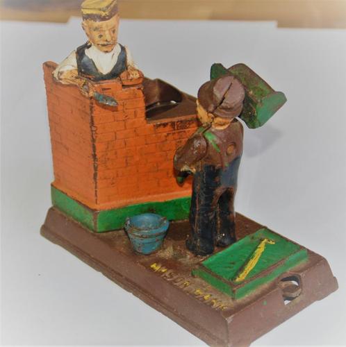Antieke spaarpot /vintage cast iron spaarpot Maison, Verzamelen, Spaarpotten, Zo goed als nieuw, Overige thema's, Metaal of Blik