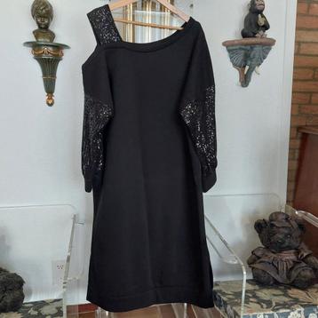 Tuniek van het merk New Collection.  Maat 50/52 beschikbaar voor biedingen