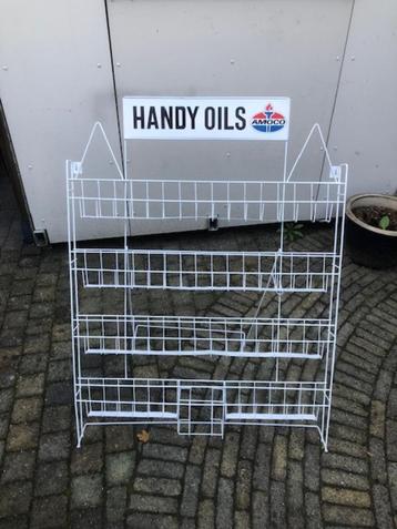 oud metalen olie rek voor bv Handy oils beschikbaar voor biedingen
