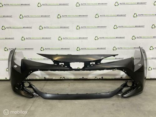Voorbumper Toyota Corolla E210 NIEUW ORIGNEEL 52119-02P40, Auto-onderdelen, Carrosserie en Plaatwerk, Bumper, Toyota, Voor, Gebruikt