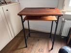 Industrieel vintage school bureau (lessenaar) jaren 60., Antiek en Kunst, Antiek | Meubels | Tafels, Ophalen