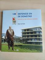 J. van Hoof - Defensie en de Domstad, Ophalen of Verzenden, Zo goed als nieuw, J. van Hoof