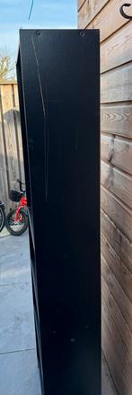 Black cabinet, Ophalen, Gebruikt