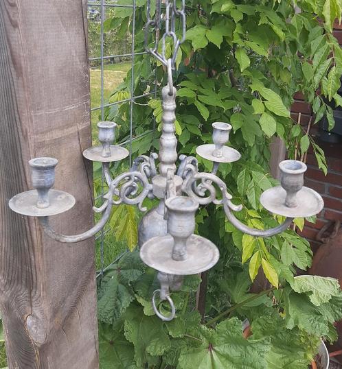 Metalen hang kandelaar, Huis en Inrichting, Woonaccessoires | Kandelaars en Kaarsen, Zo goed als nieuw, 25 tot 50 cm, Metaal, Grijs