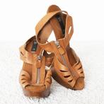 Prachtige Zacht Leren MNG Hakken (Maat 38) s16 € 30,-, Kleding | Dames, Schoenen, Pumps, Bruin, MNG, Ophalen of Verzenden