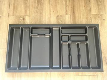 Kunststof bestekbak 92x47cm beschikbaar voor biedingen