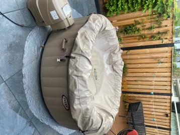 Jacuzzi te huur  beschikbaar voor biedingen