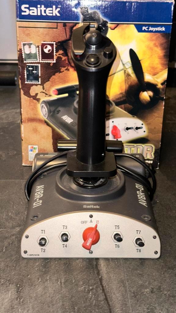 Saitek AV8R-01 Joystick - Klassieke Flight Sim Controller, Computers en Software, Joysticks, Gebruikt, Ophalen of Verzenden