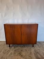 Vintage 2 deurs kastje mid century design teak kast, Ophalen