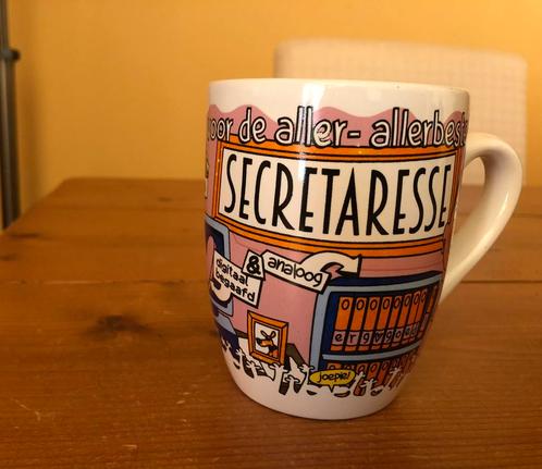 Leuke mok Secretaresse, Cartoonmok nr 51, Huis en Inrichting, Keuken | Servies, Nieuw, Overige stijlen, Ophalen of Verzenden