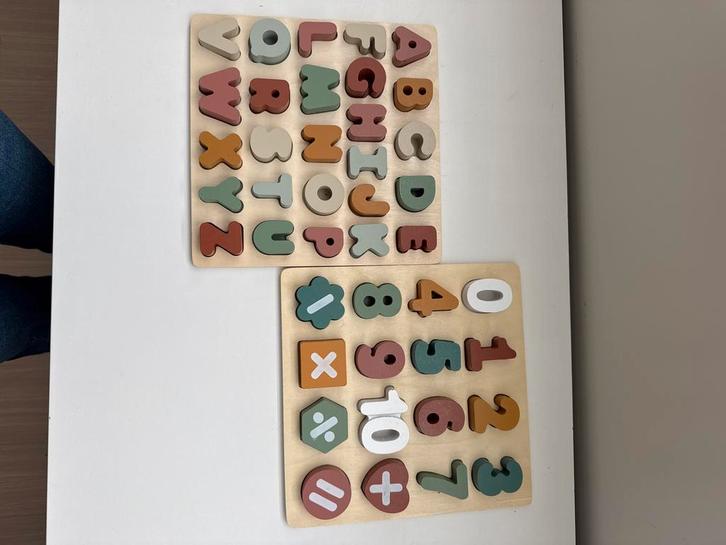 Houten Puzzel: Letters & Cijfers, Kinderen en Baby's, Speelgoed | Educatief en Creatief, Zo goed als nieuw, Puzzelen, Ophalen of Verzenden