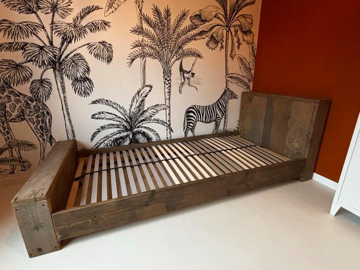 Kinderkamer set: Bed 90x200, bureau & stoel, Huis en Inrichting, Slaapkamer | Bedden, Gebruikt, Eenpersoons, 90 cm, 200 cm, Hout