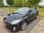 Toyota Prius Hatchback 1.8 hybride Dynamic Zwart, Auto's, 4 cilinders, Zwart, Grijs, Prius