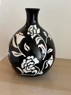 Mooie zwarte vaas, Huis en Inrichting, Woonaccessoires | Vazen, Zwart, Ophalen of Verzenden, Minder dan 50 cm, Glas