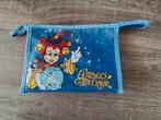 Efteling pardoes de tovenaar toilettas
Randje iets verkleurd, Verzamelen, Efteling, Ophalen of Verzenden, Zo goed als nieuw, Beeldje of Poppetje