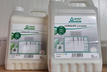 Partij professionele vloerreinigingsmiddelen en boenpads  beschikbaar voor biedingen