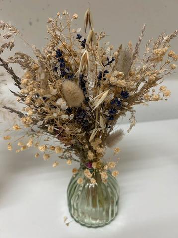 Droogbloemen in vaas beschikbaar voor biedingen