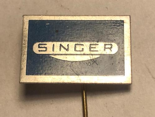Metalen SINGER Automerk Speld (Blauw/Aluminiumkleur)., Verzamelen, Speldjes, Pins en Buttons, Zo goed als nieuw, Speldje of Pin