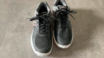 Sport sneakers beschikbaar voor biedingen