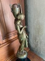 Prachtige statige dame metkruik brons, Ophalen of Verzenden